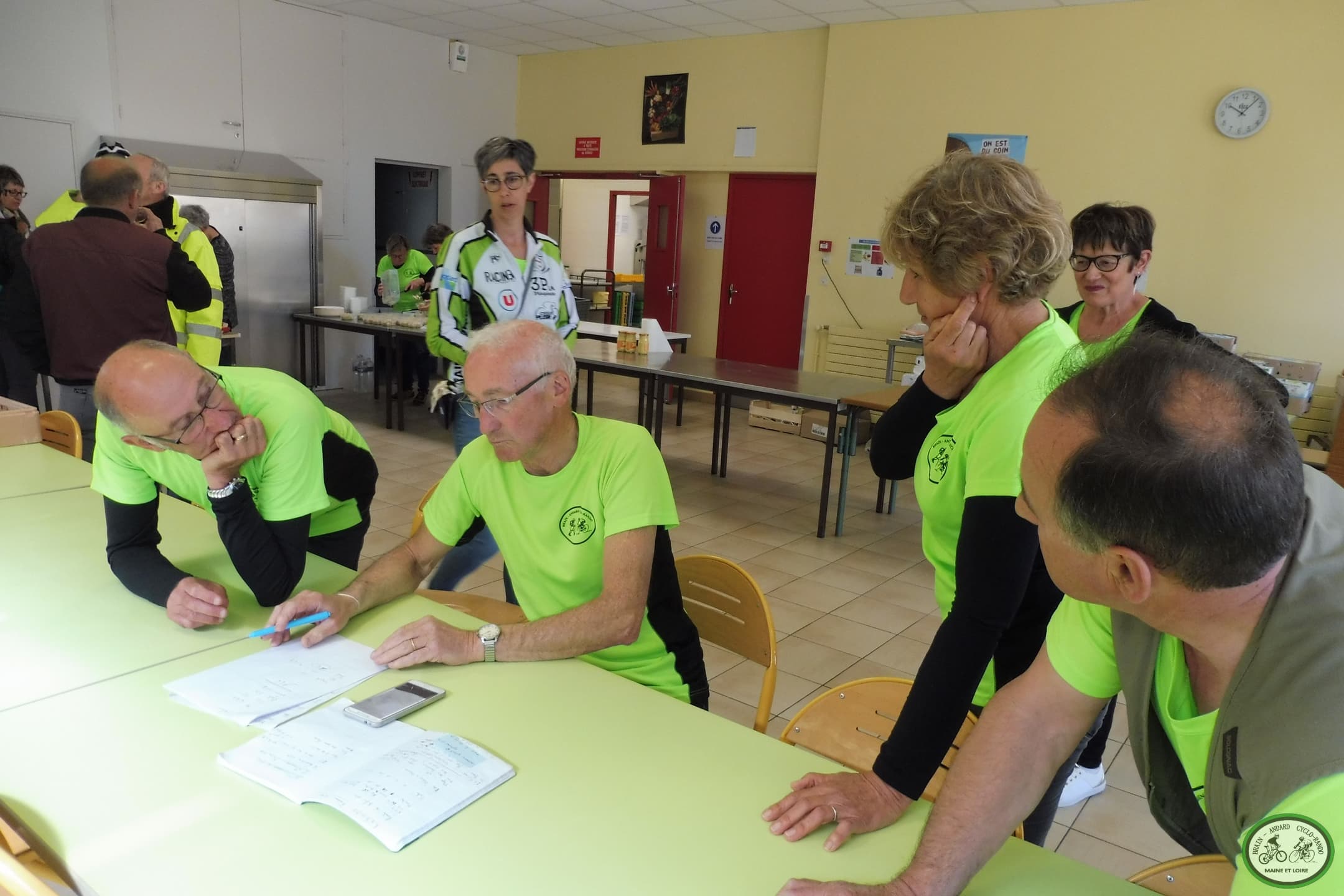 réunion orchestrée à la hâte sur un coin de table par Jean-François et la pénurie est évitée de justesse