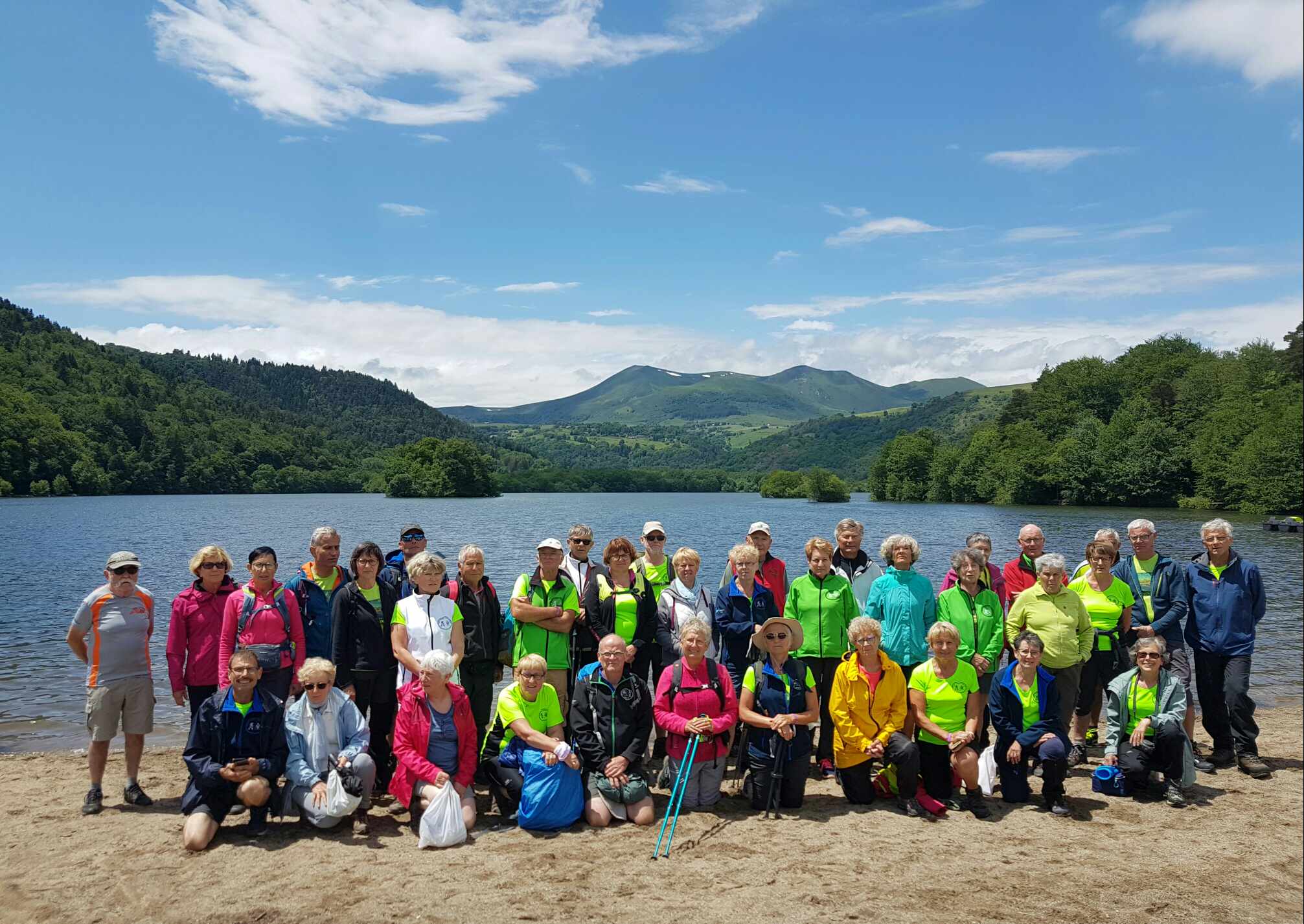 marcheurs lac chambon juin2021